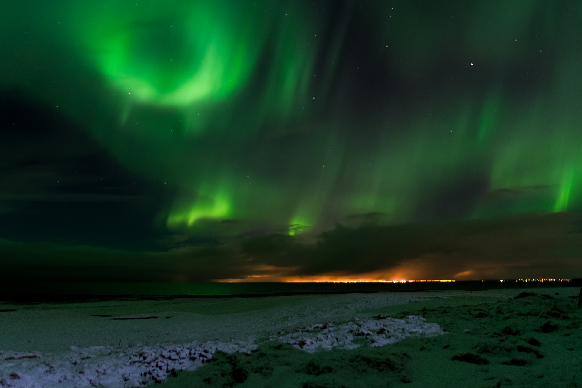 Polarlichter in Island - Image by darrenquigley32 from Pixabay