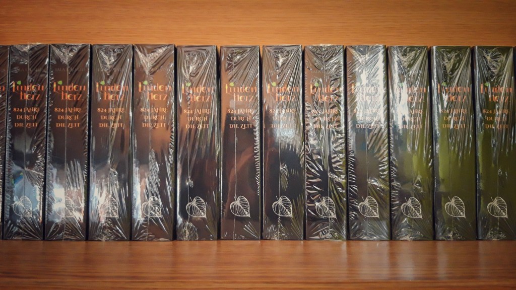 Mehrere Bücher "Lindenherz - 824 Jahre durch die Zeit" von Tala T. Alsted in einer Reihe